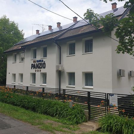 Kid Familia Panzio Balatonszarszo Bed & Breakfast ภายนอก รูปภาพ