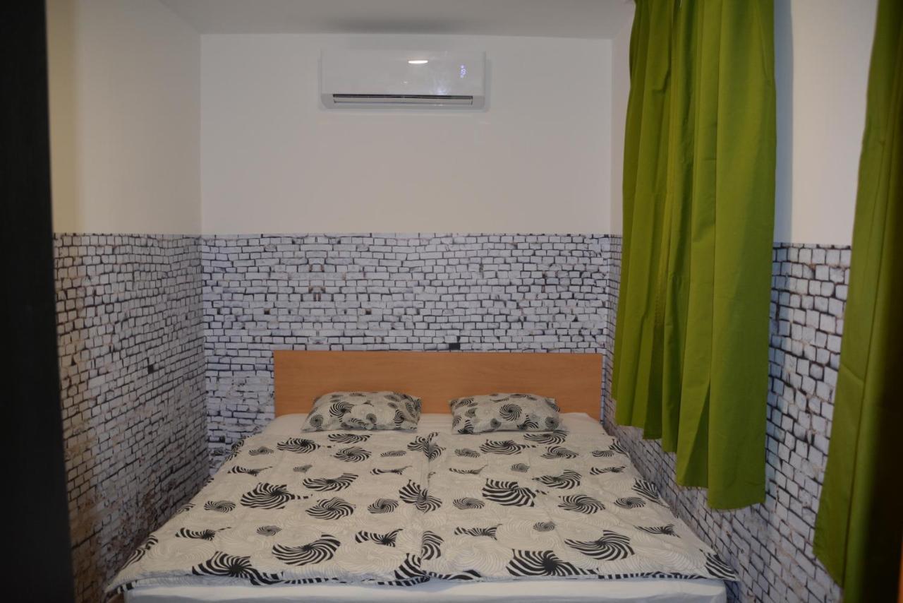 Kid Familia Panzio Balatonszarszo Bed & Breakfast ภายนอก รูปภาพ