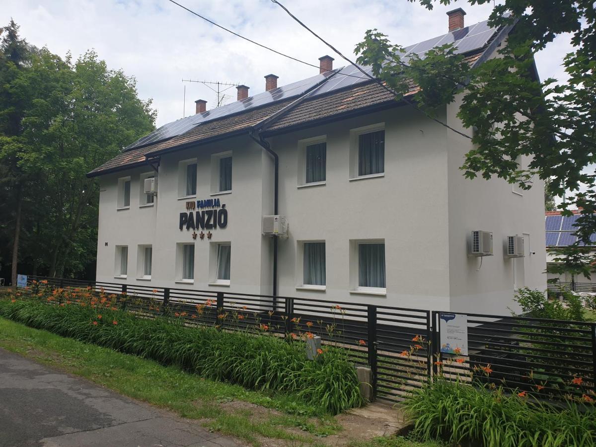 Kid Familia Panzio Balatonszarszo Bed & Breakfast ภายนอก รูปภาพ