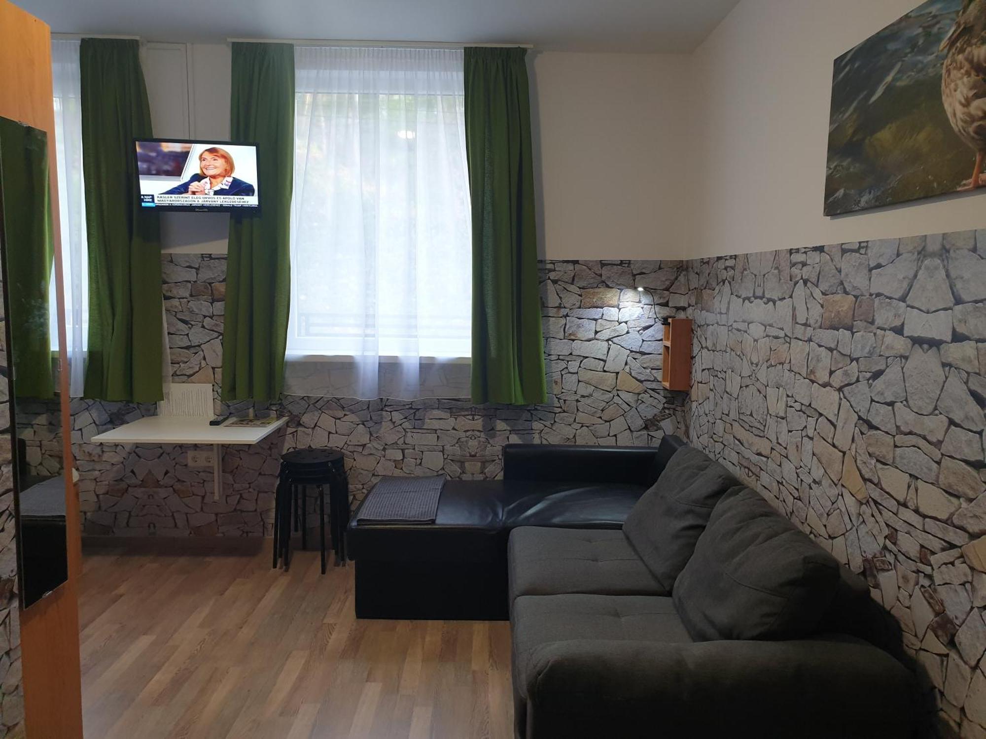Kid Familia Panzio Balatonszarszo Bed & Breakfast ภายนอก รูปภาพ